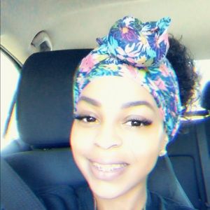 Meet your Posher, Lisa